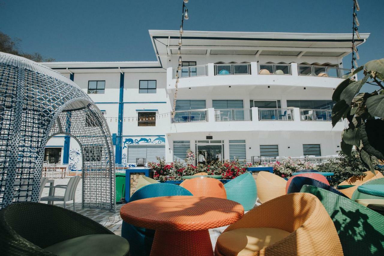 Santiago Cove Hotel And Restaurant Exterior photo